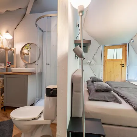 Glamping, Hot Tub & Projector By Nidumm *