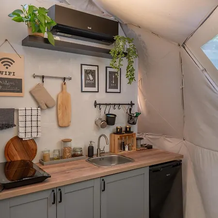 Glamping, Hot Tub & Projector By Nidumm Luxe tent