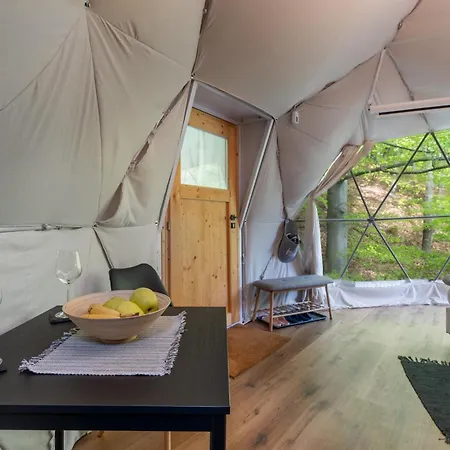 Glamping, Hot Tub & Projector By Nidumm * Maribor