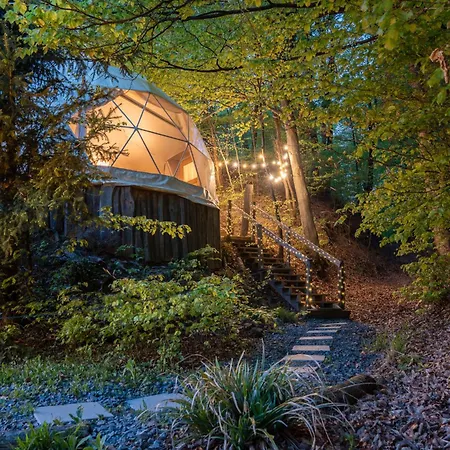 Luxury tent Glamping, Hot Tub & Projector By Nidumm Maribor